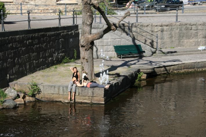 1211558155-clip-76kb.jpg